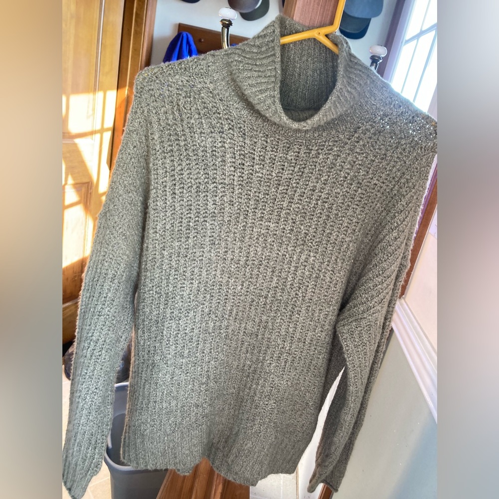 American Eagle sweater